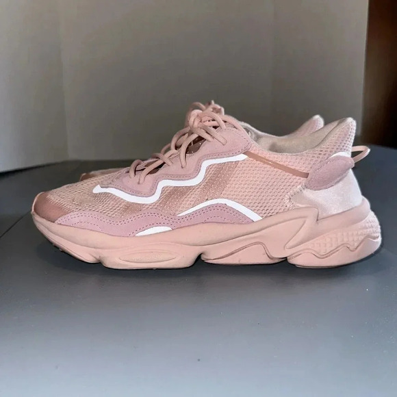 ADIDAS Ozweego Fashion Sneakers Shoes Women's Size US 9.5‎ Vapor Pink - Picture 1 of 10